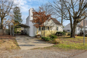 Housepitality - West Side Lodge - 6 BR 2 BA
